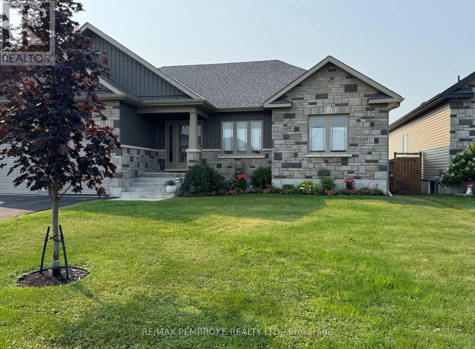 77 Noble Crescent, Petawawa, Ontario  K8H 0G1 - Photo 7 - X12898370