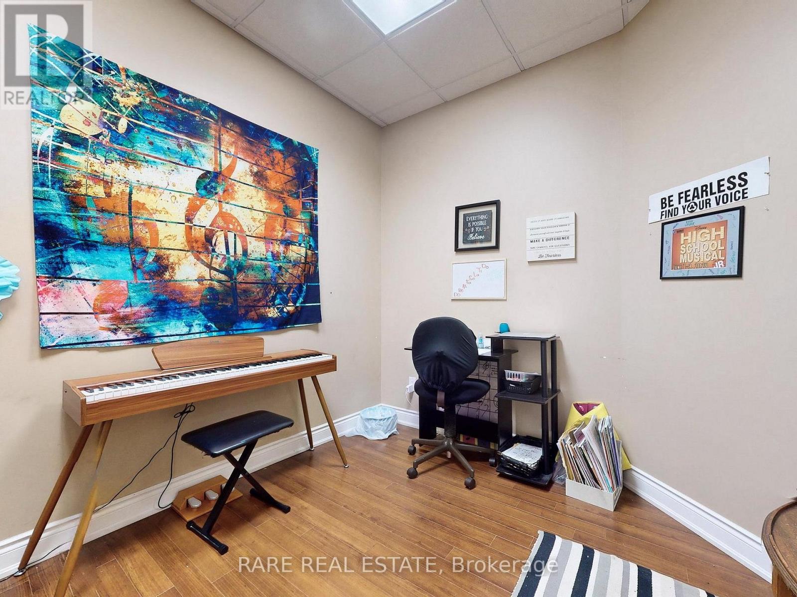 3 - 48 Centennial Road, Orangeville, Ontario  L9W 3T4 - Photo 3 - W12898328