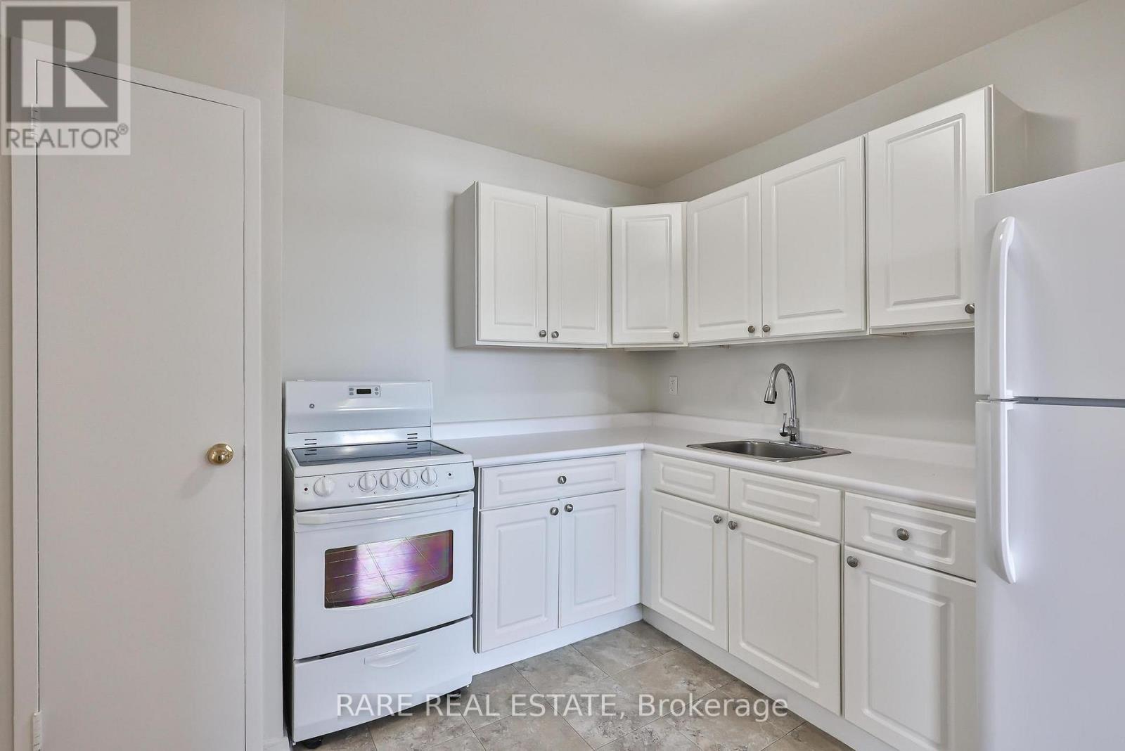 305 - 49 Wellington Street, Port Hope, Ontario  L1A 2M5 - Photo 3 - X12898320