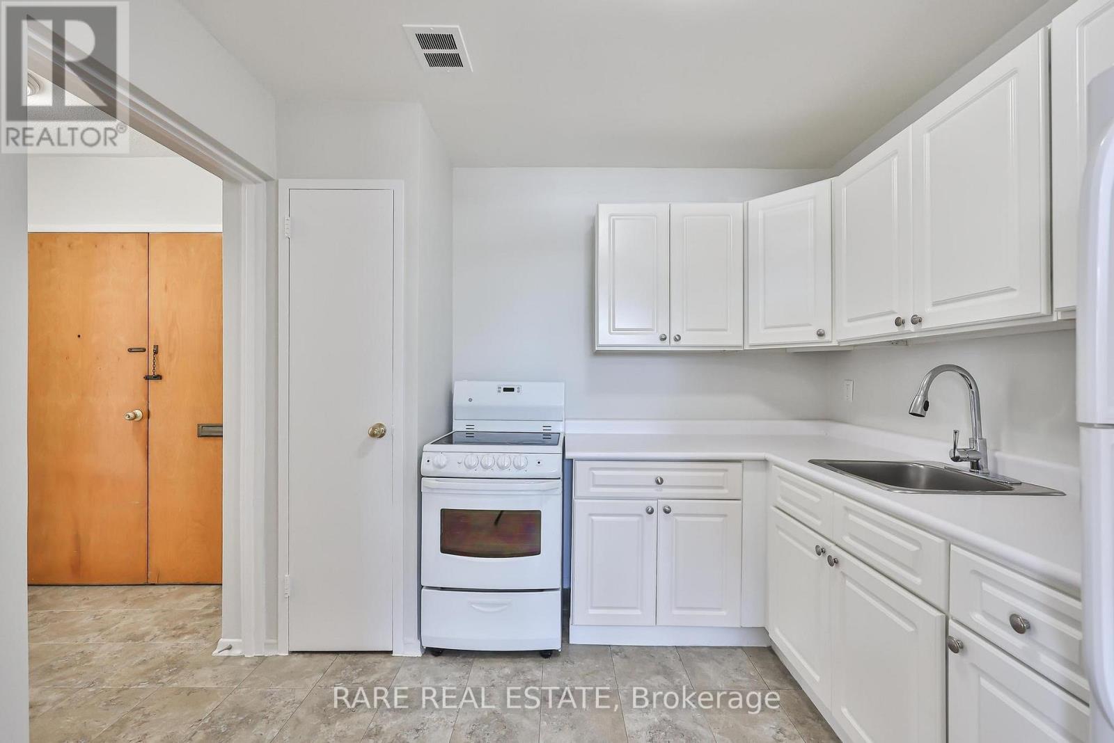 305 - 49 Wellington Street, Port Hope, Ontario  L1A 2M5 - Photo 5 - X12898320