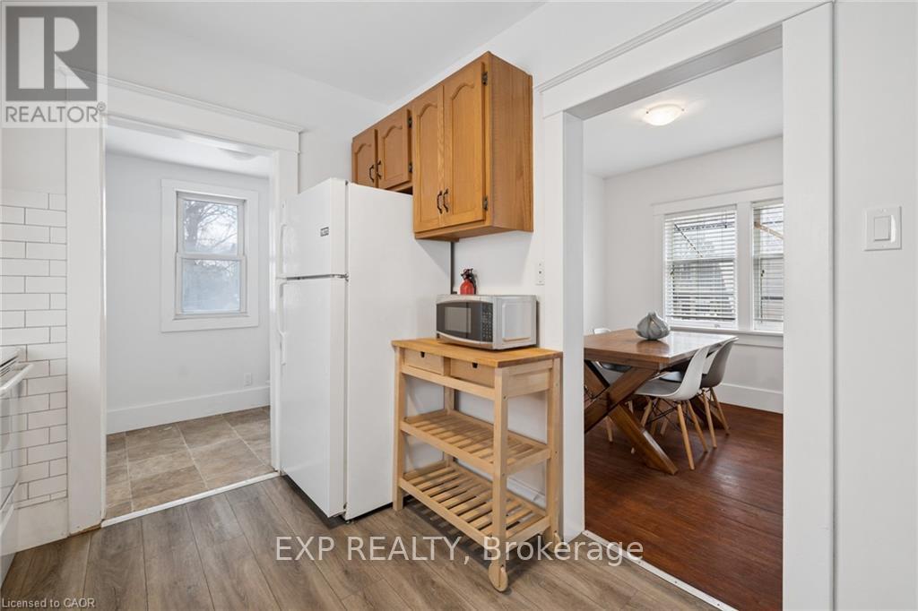 50 Walnut Street, Kitchener, Ontario  N2G 1P6 - Photo 8 - X12898350