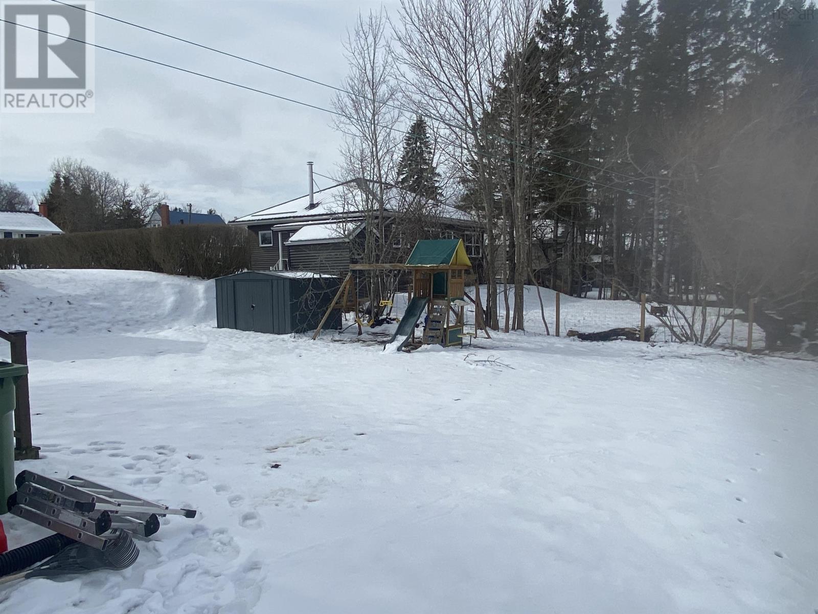 274 Pleasant Street, Truro, Nova Scotia  B2N 3T1 - Photo 3 - 202604781