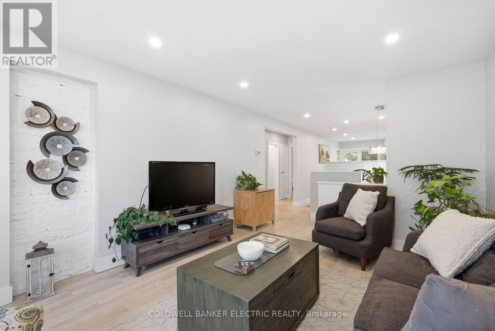 5 Church Street S, Brock, Ontario  L0C 1H0 - Photo 5 - N12890108