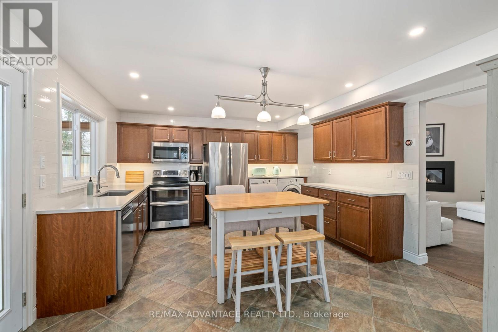 120 Edgehill Crescent, London North (North F), Ontario  N6G 2T4 - Photo 11 - X12898420