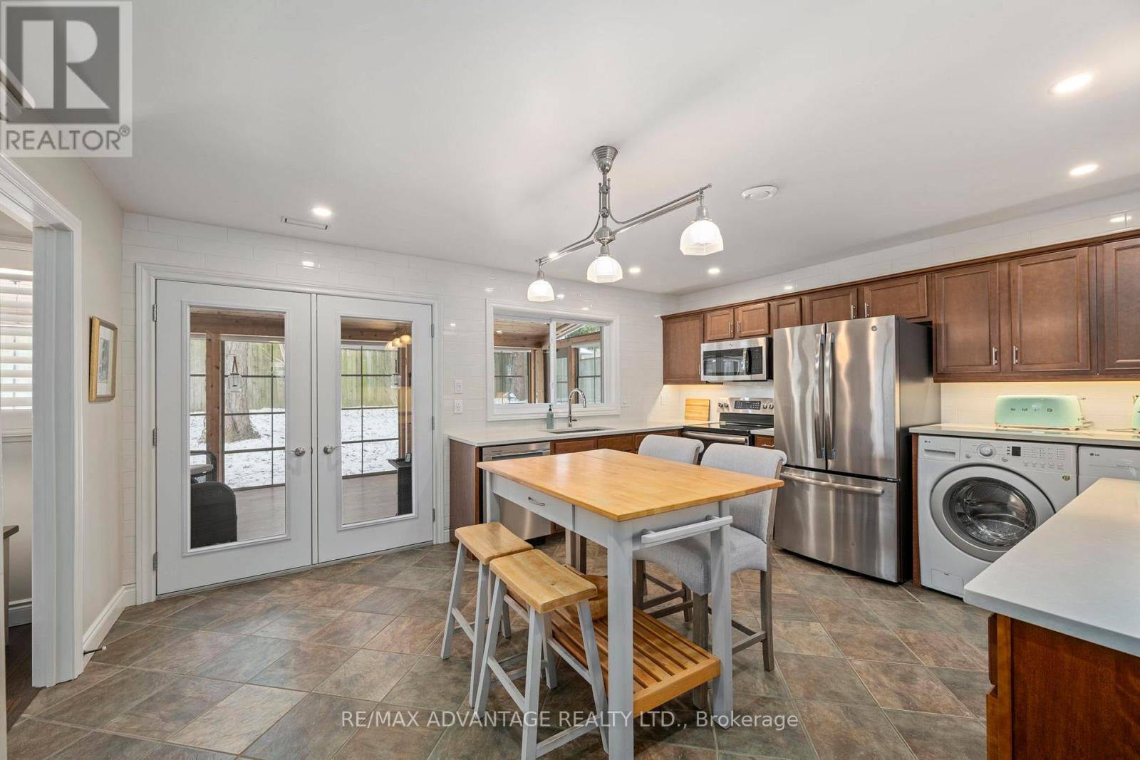 120 Edgehill Crescent, London North (North F), Ontario  N6G 2T4 - Photo 12 - X12898420