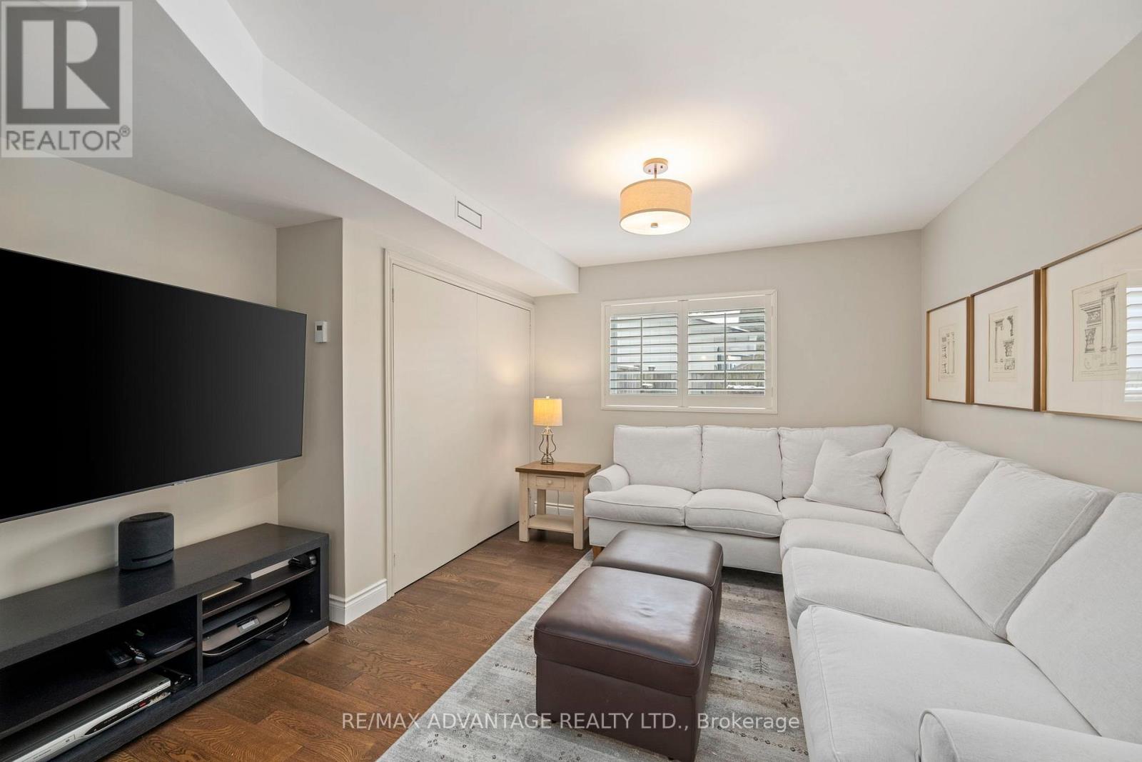 120 Edgehill Crescent, London North (North F), Ontario  N6G 2T4 - Photo 14 - X12898420