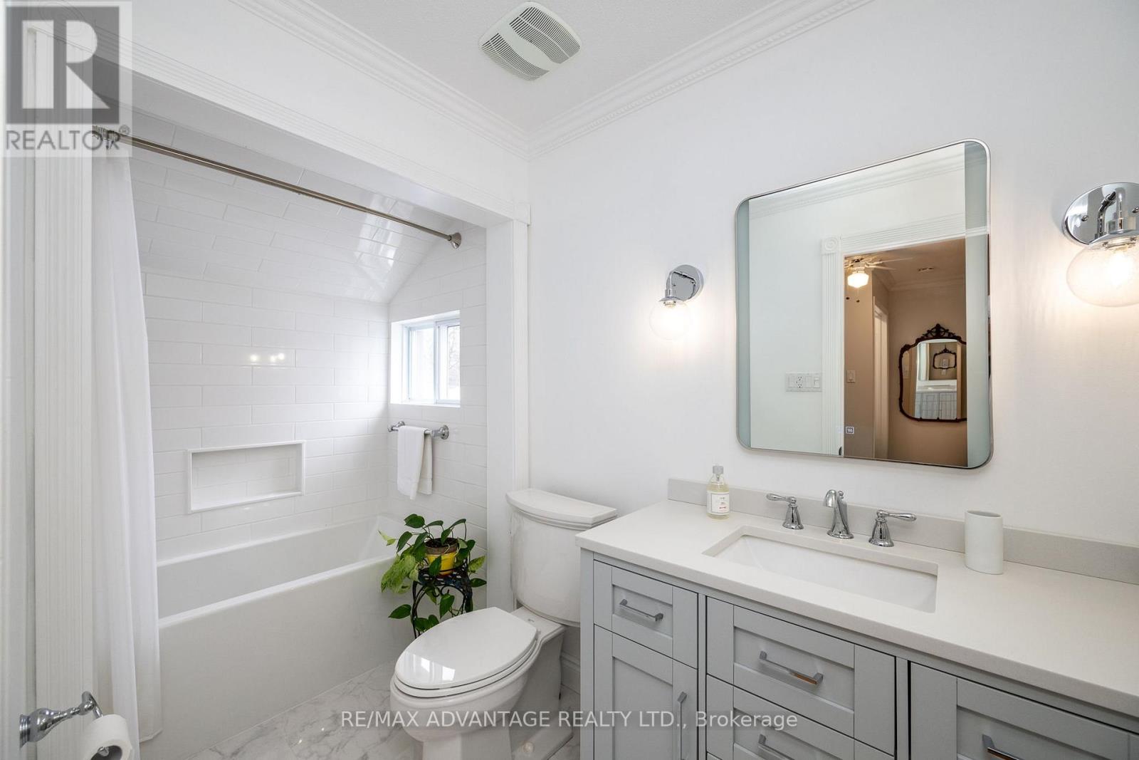 120 Edgehill Crescent, London North (North F), Ontario  N6G 2T4 - Photo 33 - X12898420