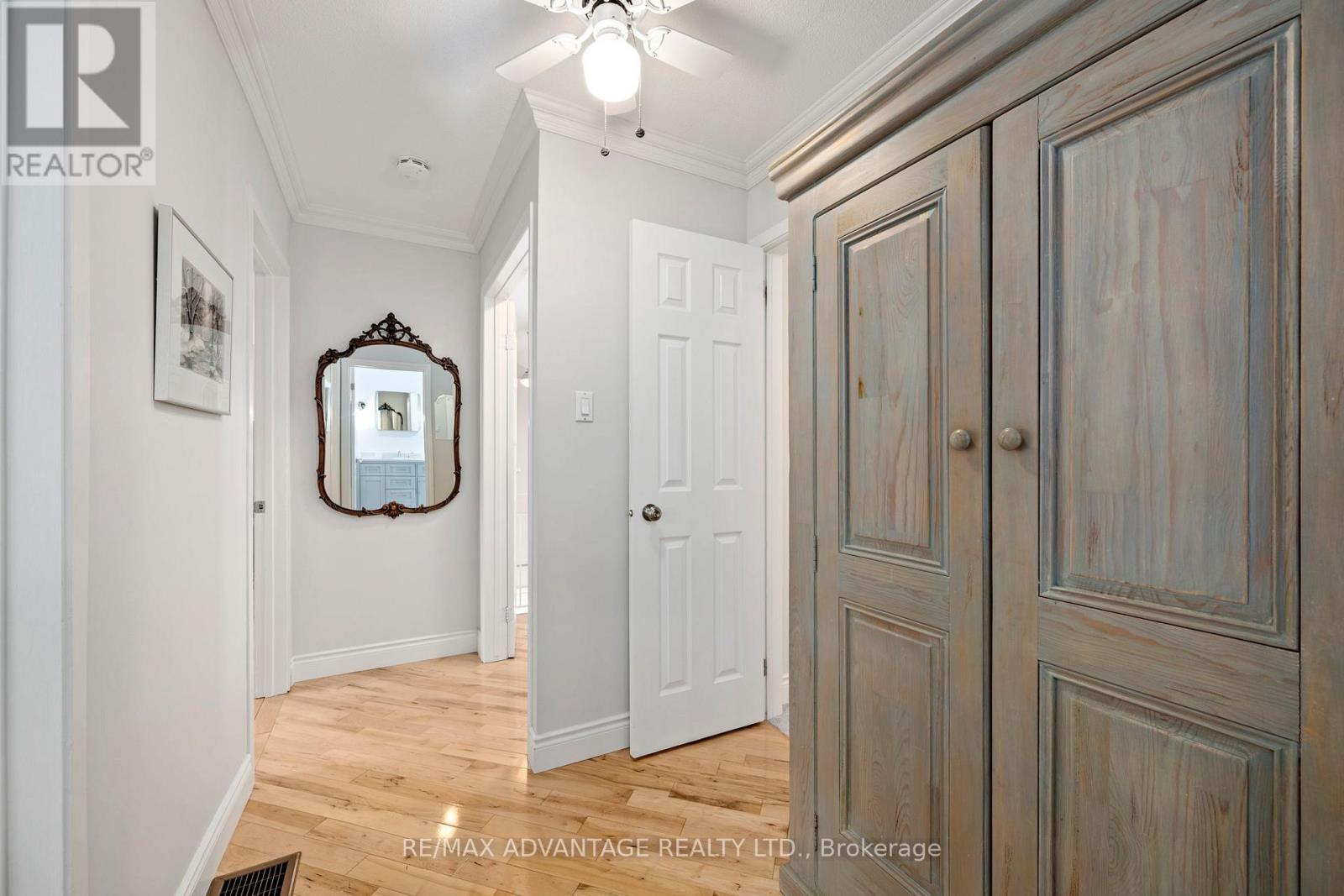 120 Edgehill Crescent, London North (North F), Ontario  N6G 2T4 - Photo 34 - X12898420