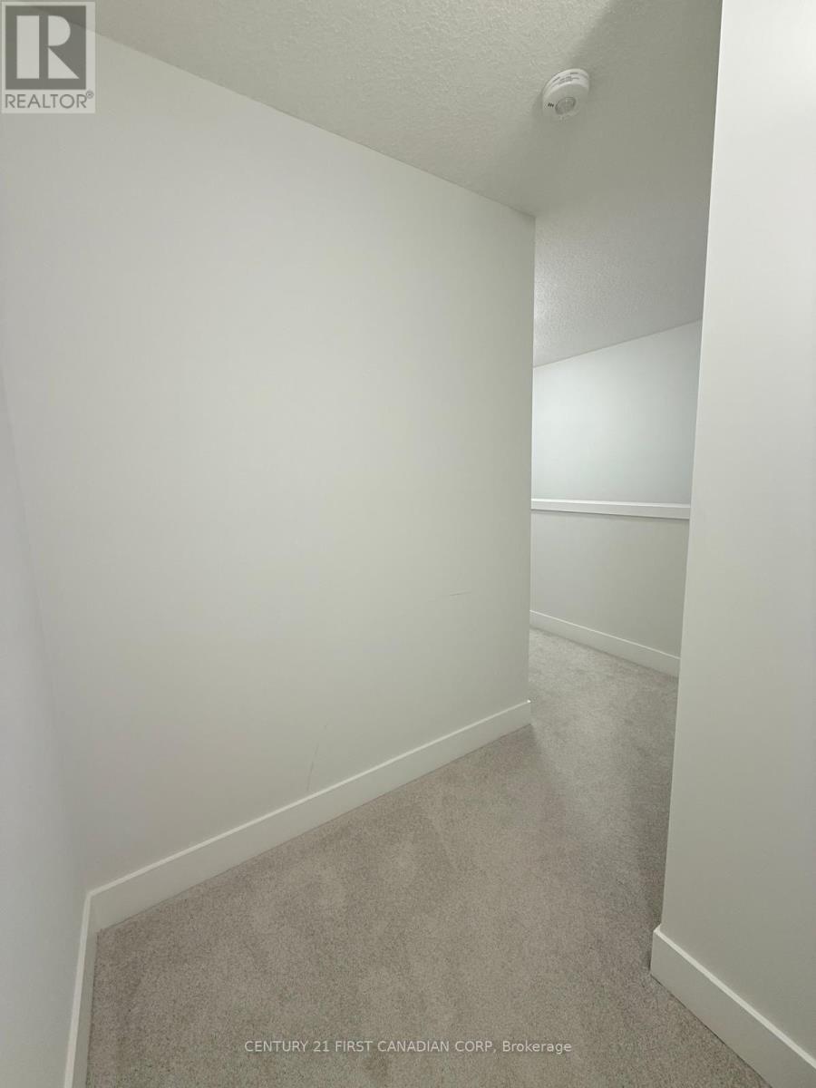 36 - 925 Deveron Crescent, London South, Ontario  N5Z 5C5 - Photo 11 - X12898426