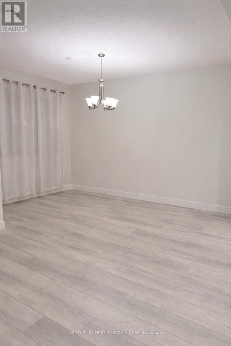 36 - 925 Deveron Crescent, London South, Ontario  N5Z 5C5 - Photo 16 - X12898426