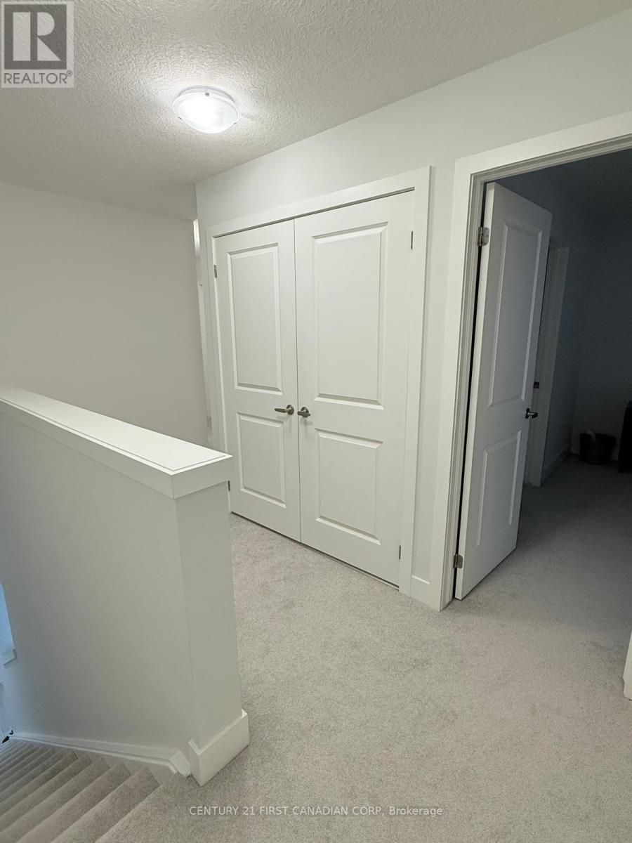 36 - 925 Deveron Crescent, London South, Ontario  N5Z 5C5 - Photo 5 - X12898426
