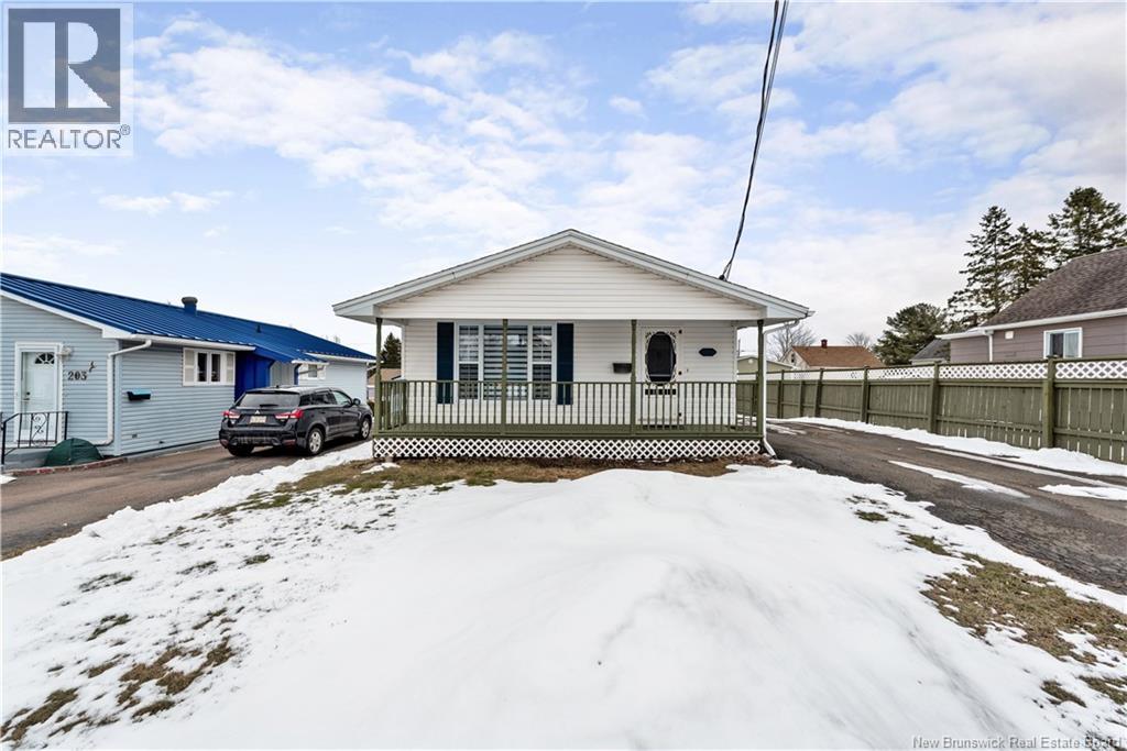 199 Cedar, Moncton, New Brunswick  E1C 7L6 - Photo 1 - NB135264