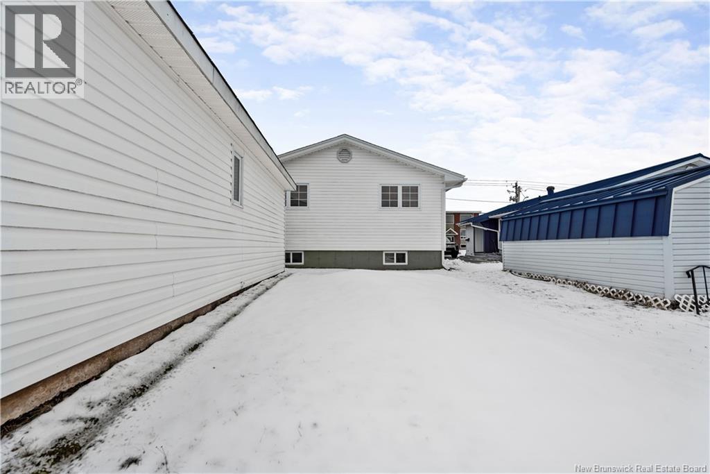 199 Cedar, Moncton, New Brunswick  E1C 7L6 - Photo 3 - NB135264