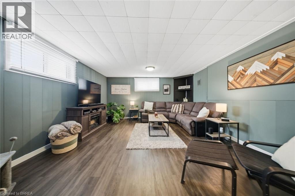 8 Carlyle Street, Brantford, Ontario  N3T 2C1 - Photo 23 - 40812471