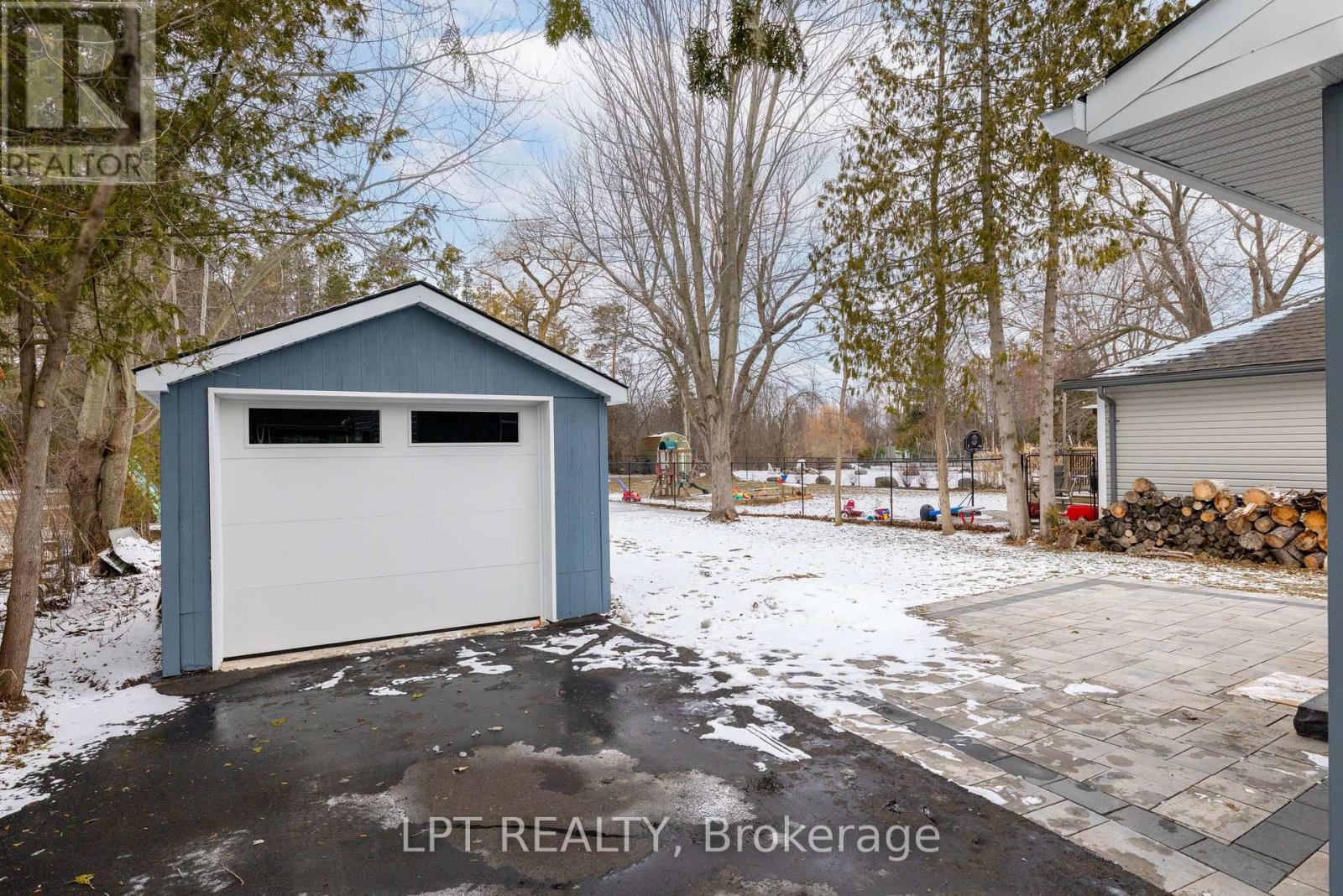 808 Montsell Avenue, Georgina, Ontario  L0E 1S0 - Photo 17 - N12890164