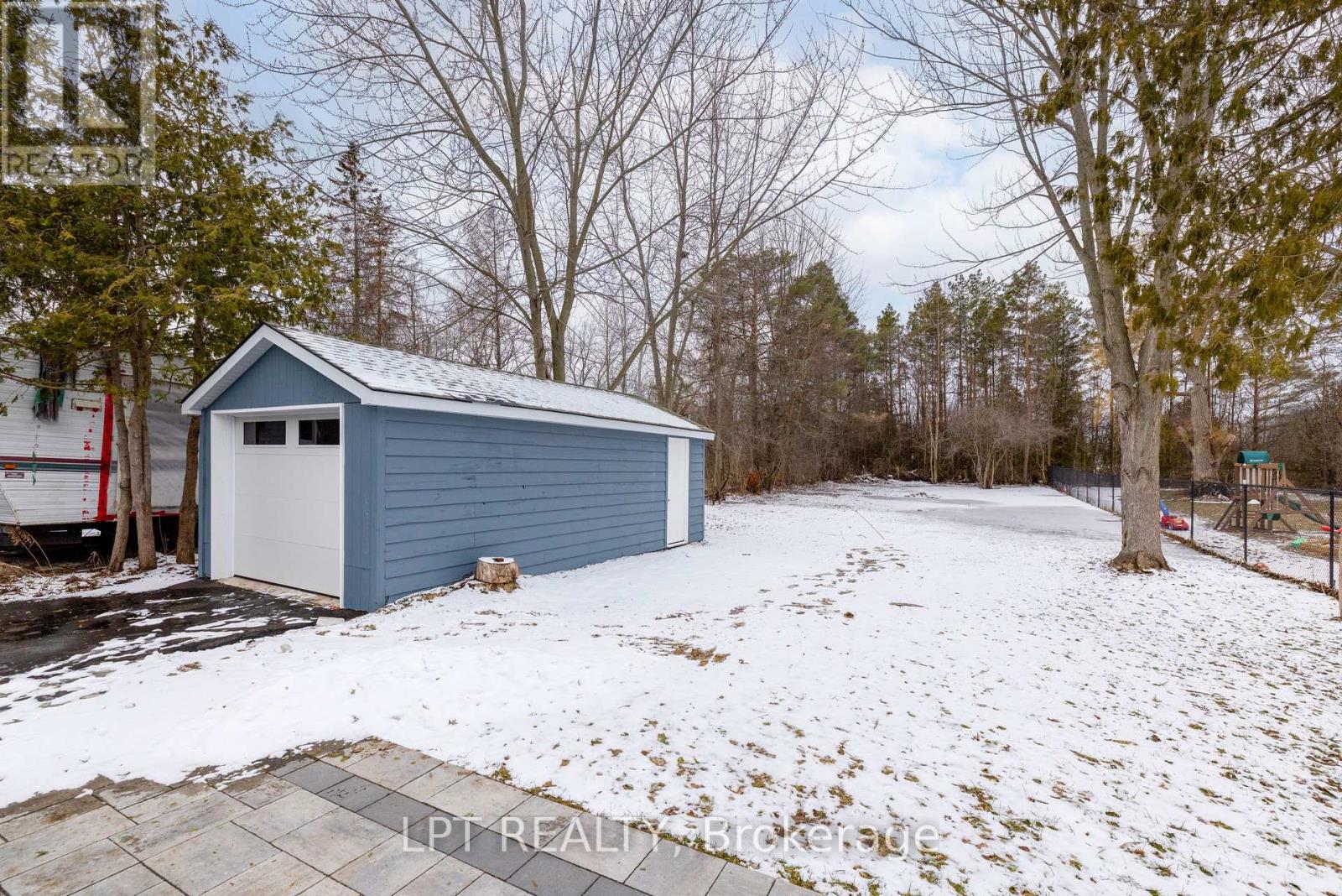 808 Montsell Avenue, Georgina, Ontario  L0E 1S0 - Photo 16 - N12890164