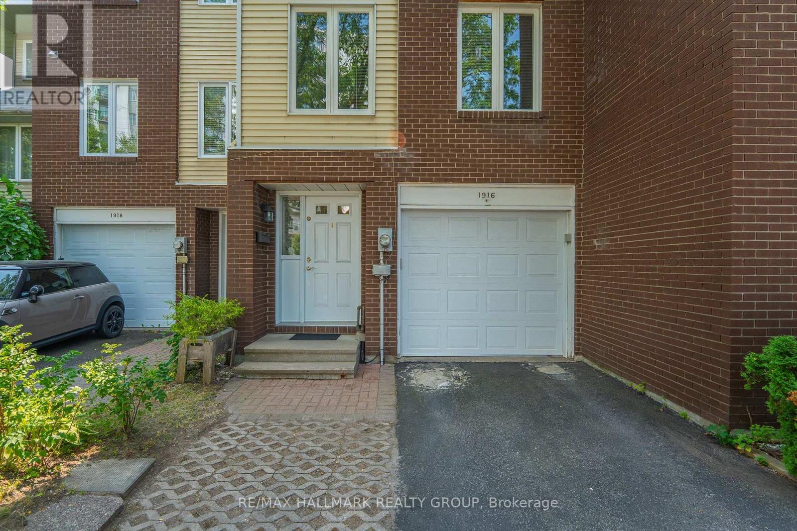 1916 Russell Road, Ottawa, Ontario  K1G 1L6 - Photo 41 - X12896576