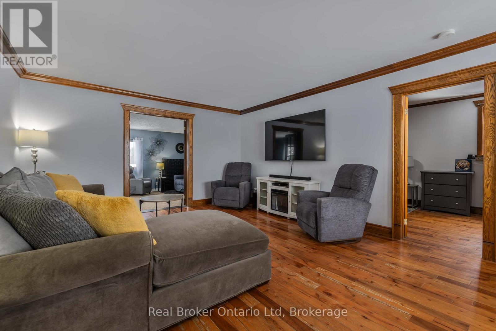 122327 Grey 5 Road, Georgian Bluffs, Ontario  N4K 5N5 - Photo 6 - X12898422