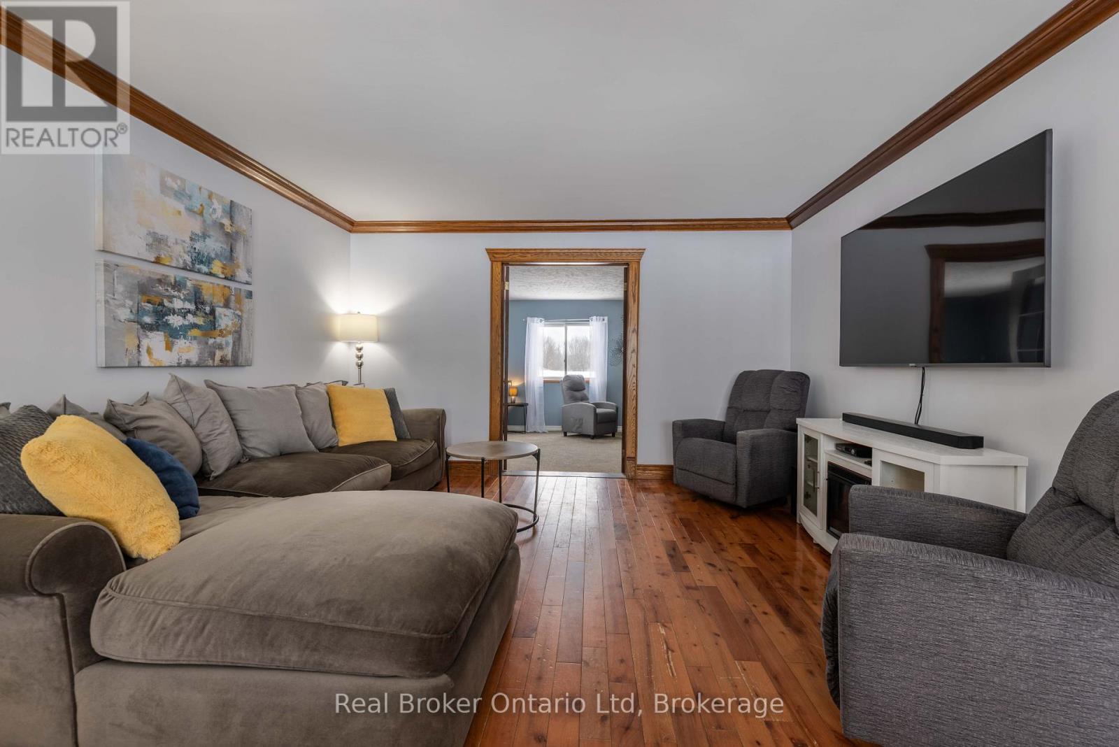 122327 Grey 5 Road, Georgian Bluffs, Ontario  N4K 5N5 - Photo 7 - X12898422