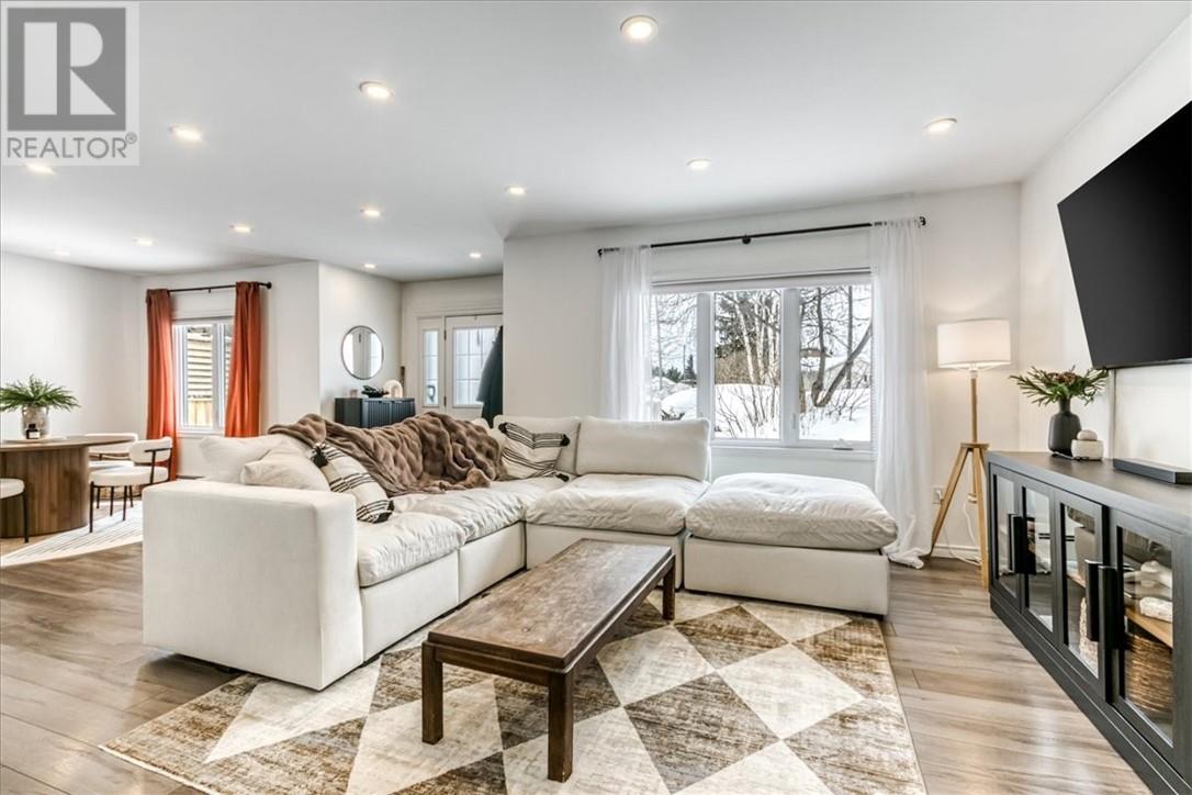 904 Howey Drive, Greater Sudbury, Ontario  P3B 1H4 - Photo 4 - 2126841