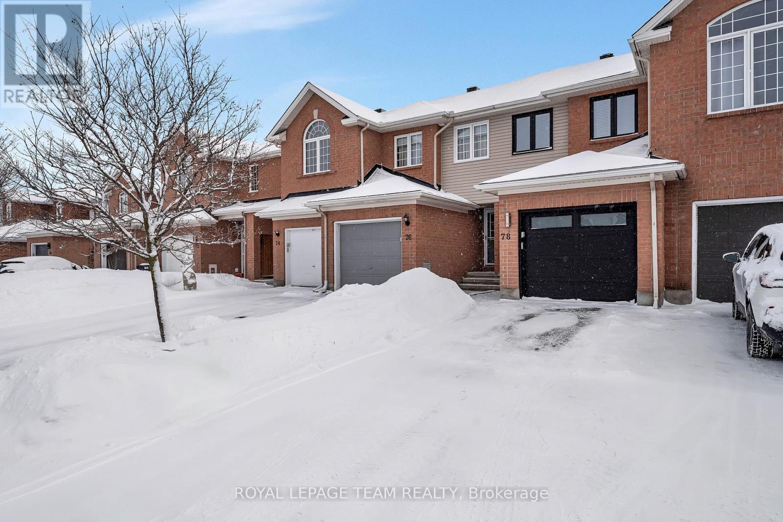 78 Grammercy Parkway, Ottawa, Ontario  K2C 4E4 - Photo 2 - X12898394