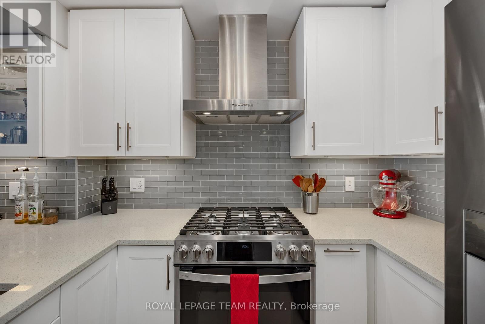 78 Grammercy Parkway, Ottawa, Ontario  K2C 4E4 - Photo 5 - X12898394