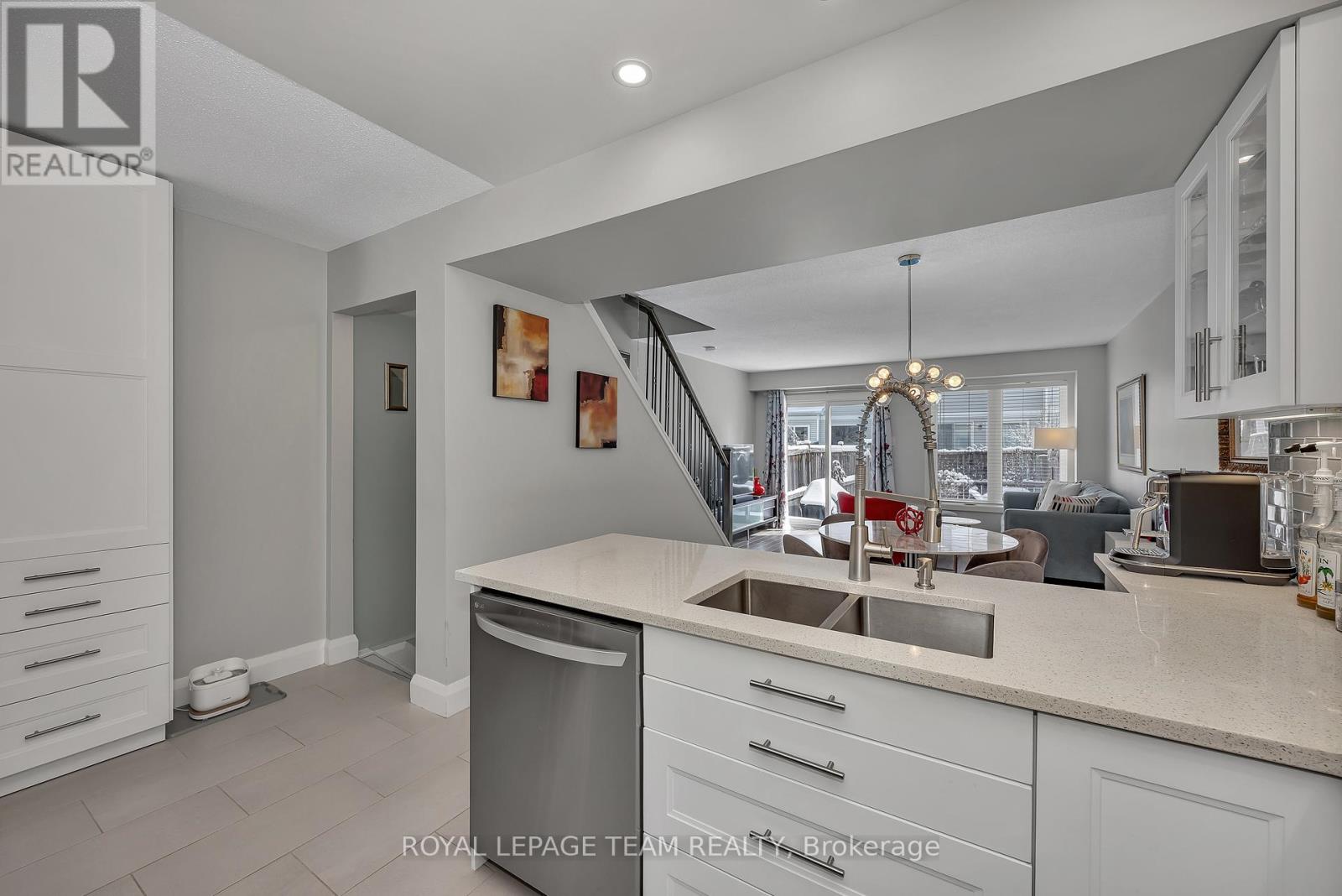 78 Grammercy Parkway, Ottawa, Ontario  K2C 4E4 - Photo 6 - X12898394