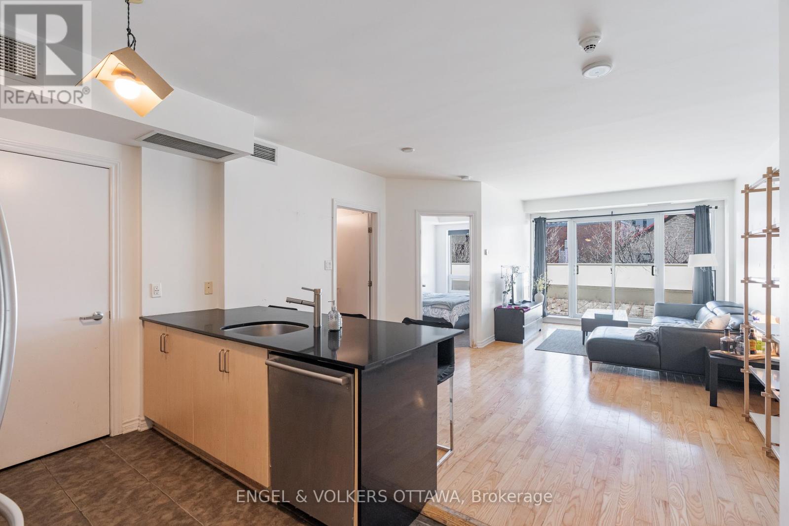 206 - 200 Rideau Street, Ottawa, Ontario  K1N 5Y1 - Photo 11 - X12898400
