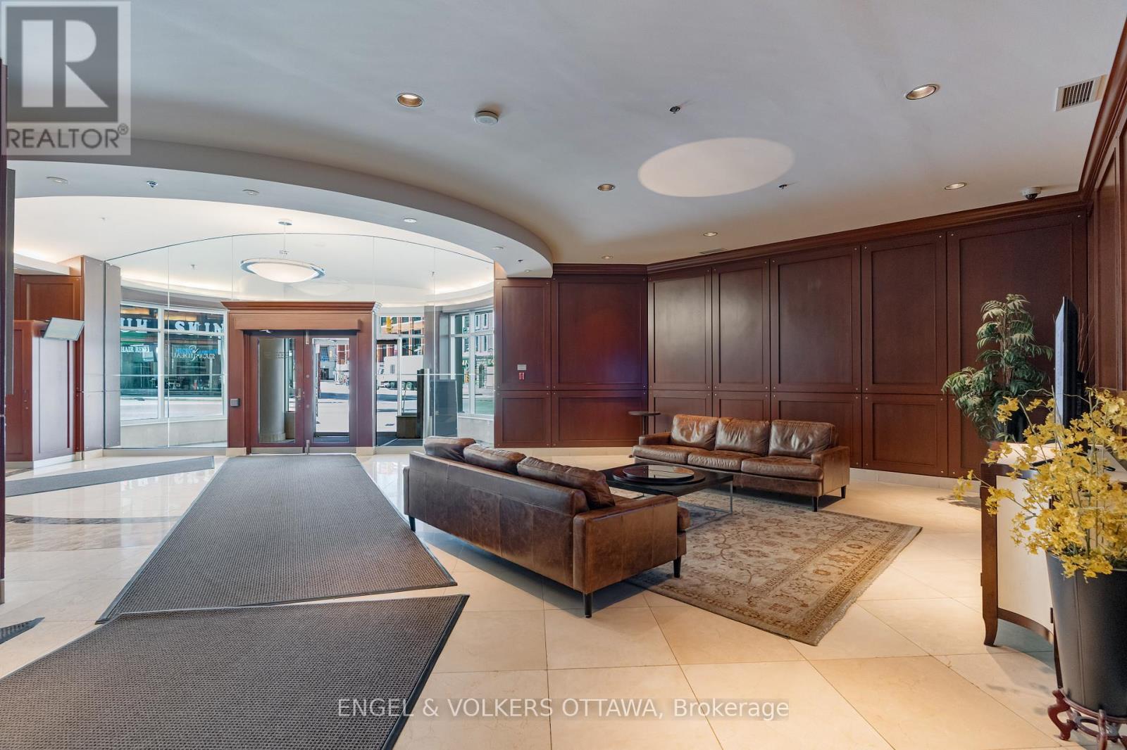 206 - 200 Rideau Street, Ottawa, Ontario  K1N 5Y1 - Photo 2 - X12898400