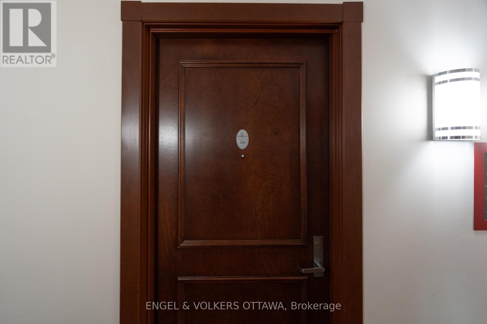 206 - 200 Rideau Street, Ottawa, Ontario  K1N 5Y1 - Photo 5 - X12898400