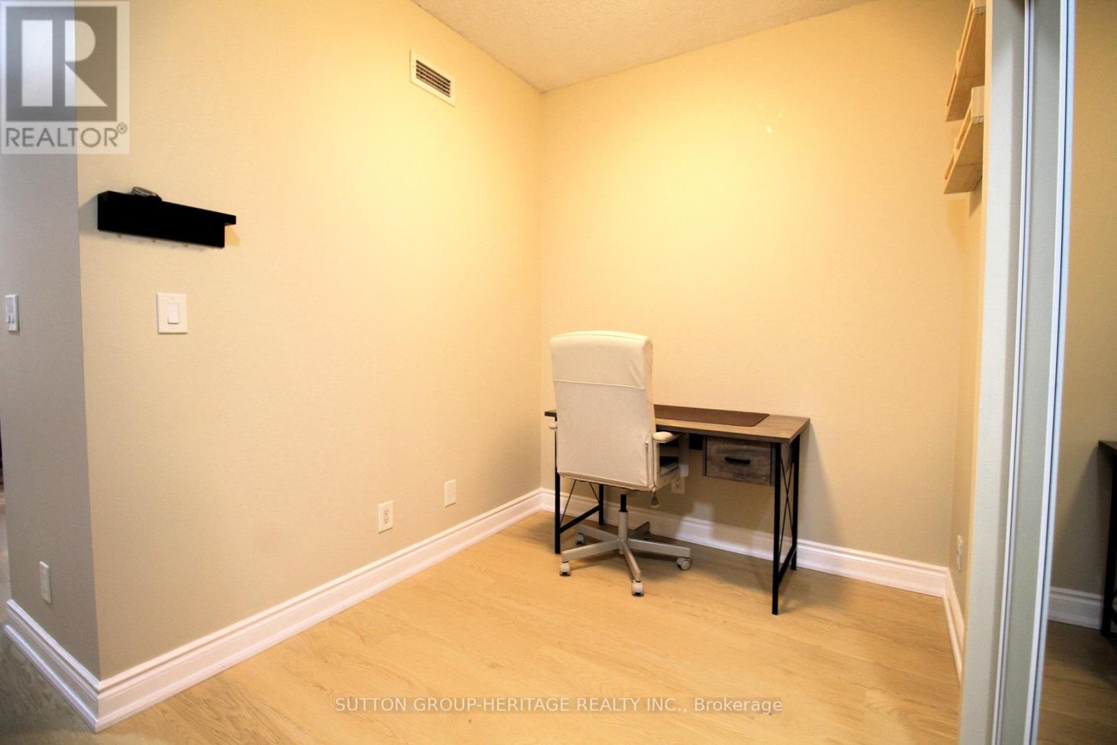 211 - 1105 Leslie Street, Toronto, Ontario  M3C 4G9 - Photo 16 - C12870518