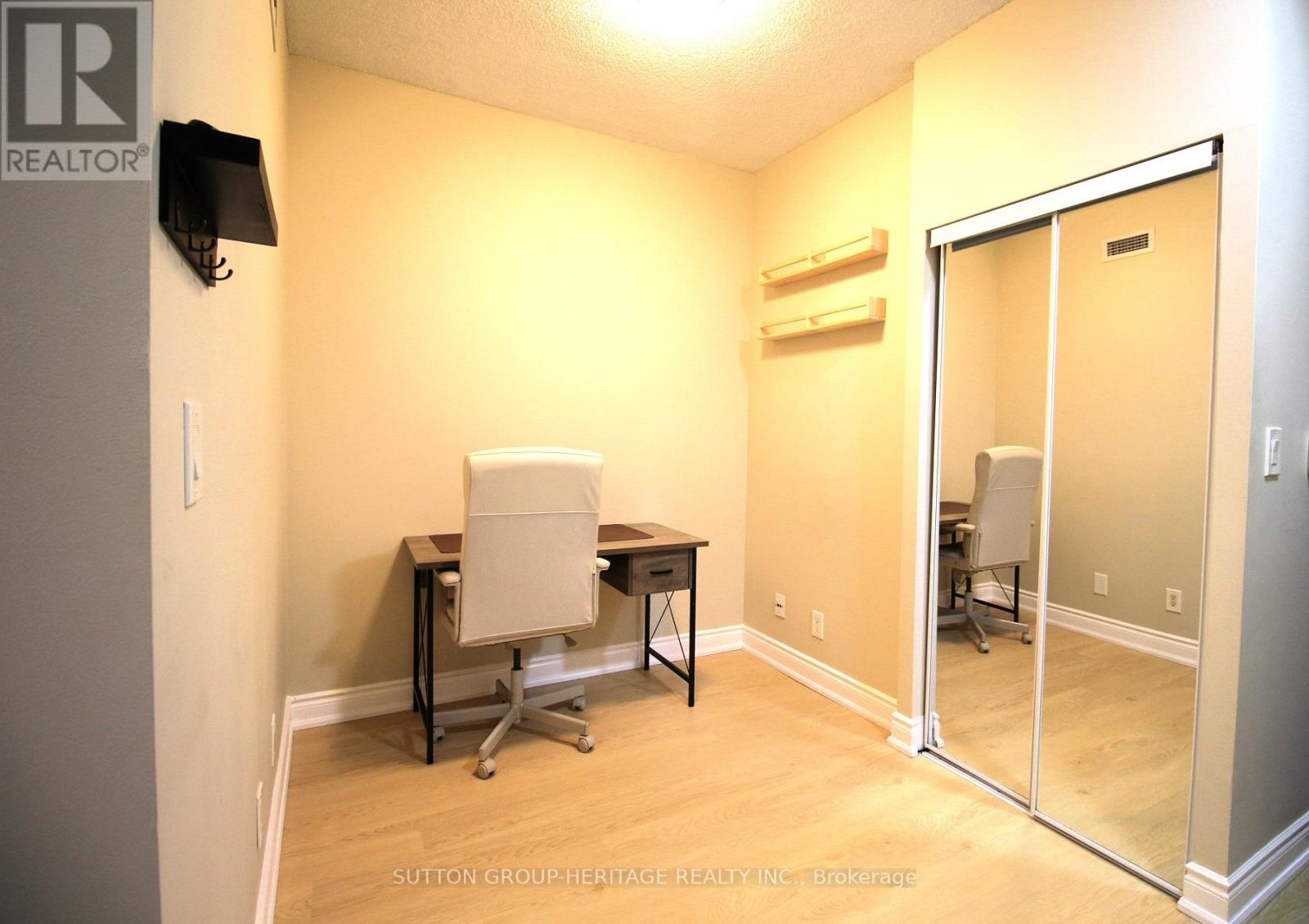 211 - 1105 Leslie Street, Toronto, Ontario  M3C 4G9 - Photo 15 - C12870518