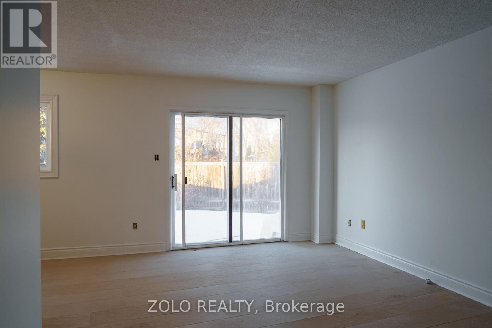 655 Paragon Place E, Mississauga, Ontario  L5B 2Z6 - Photo 10 - W12842254