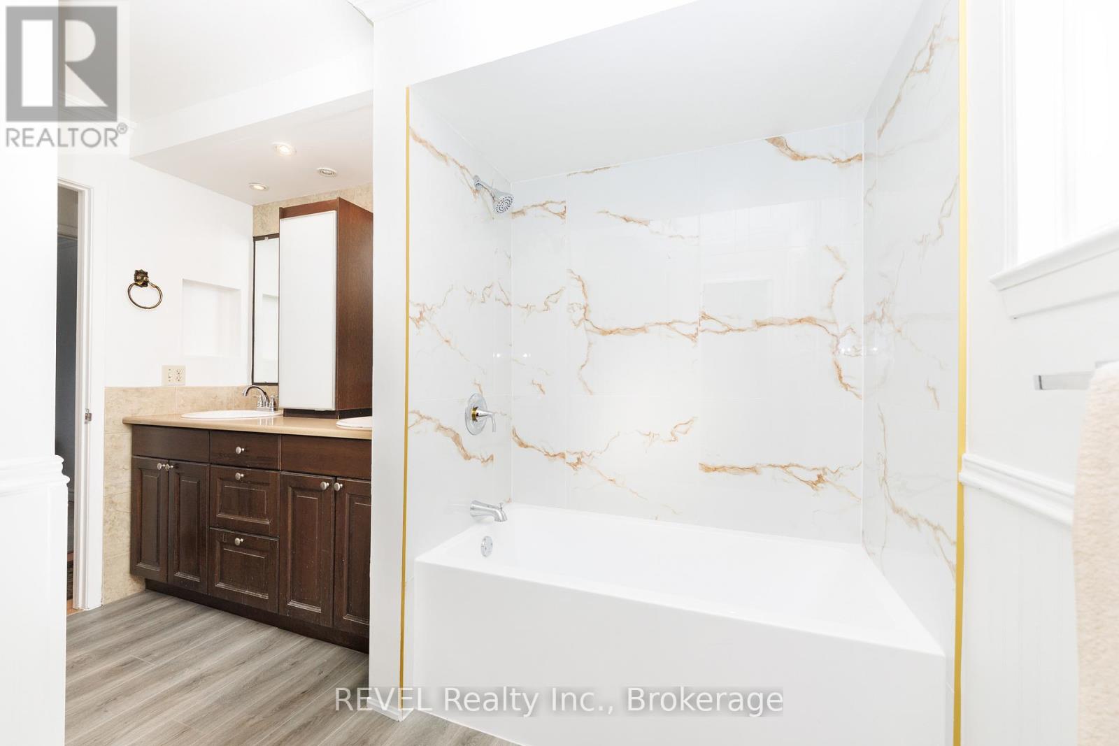 775 Greg Drive, Burlington (Shoreacres), Ontario  L7L 5G1 - Photo 13 - W12774390