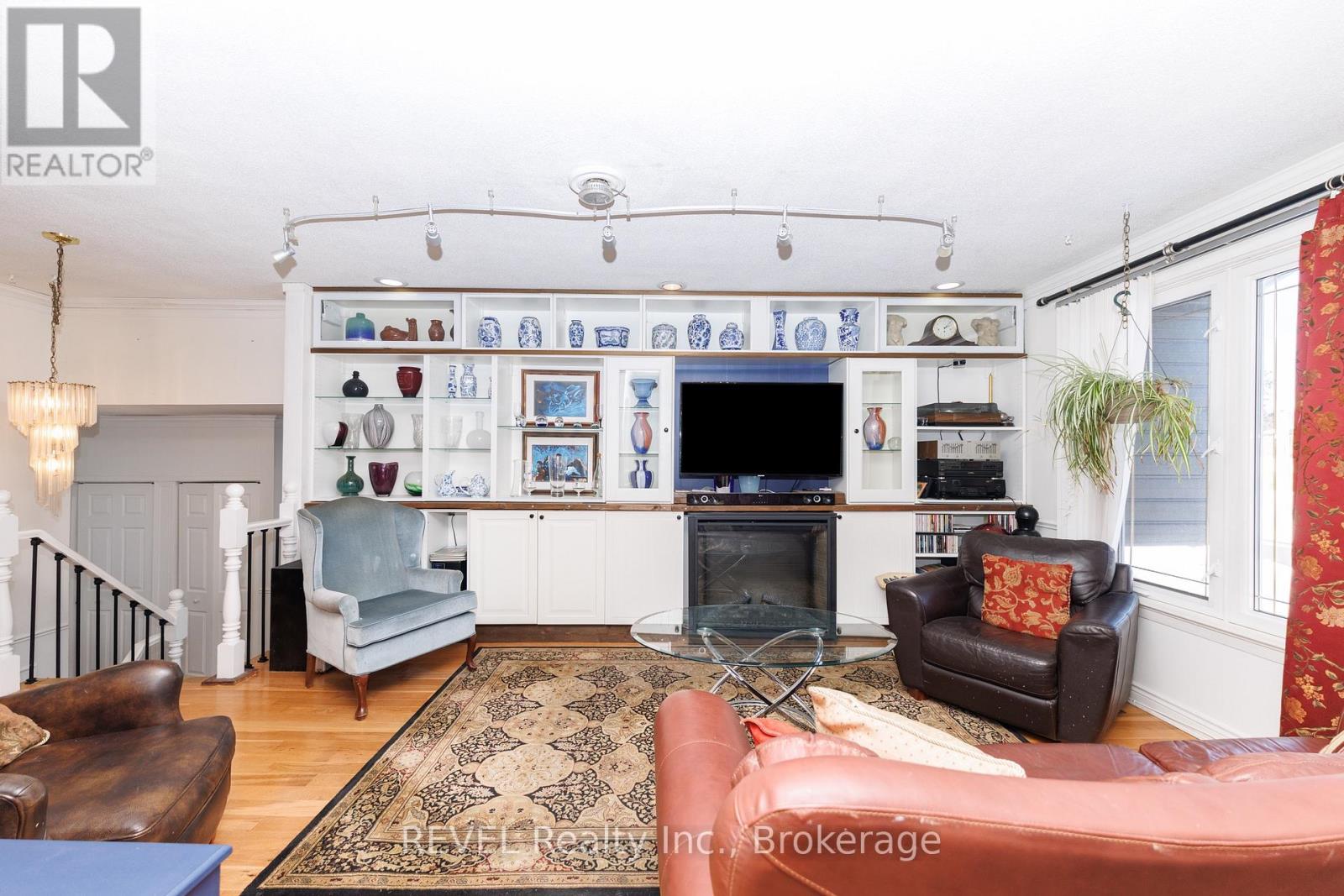 775 Greg Drive, Burlington (Shoreacres), Ontario  L7L 5G1 - Photo 4 - W12774390