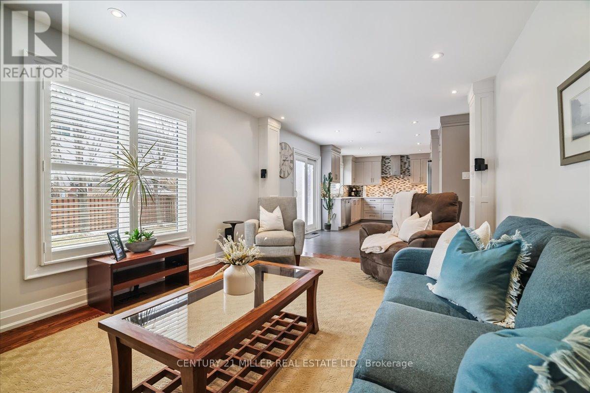 2356 Mowat Avenue, Oakville (Ro River Oaks), Ontario  L6H 5X3 - Photo 11 - W12898392