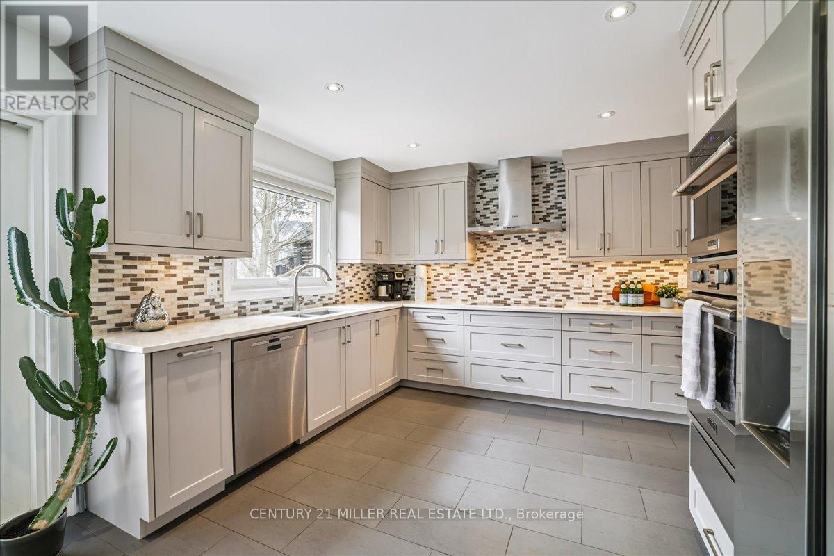 2356 Mowat Avenue, Oakville (Ro River Oaks), Ontario  L6H 5X3 - Photo 13 - W12898392