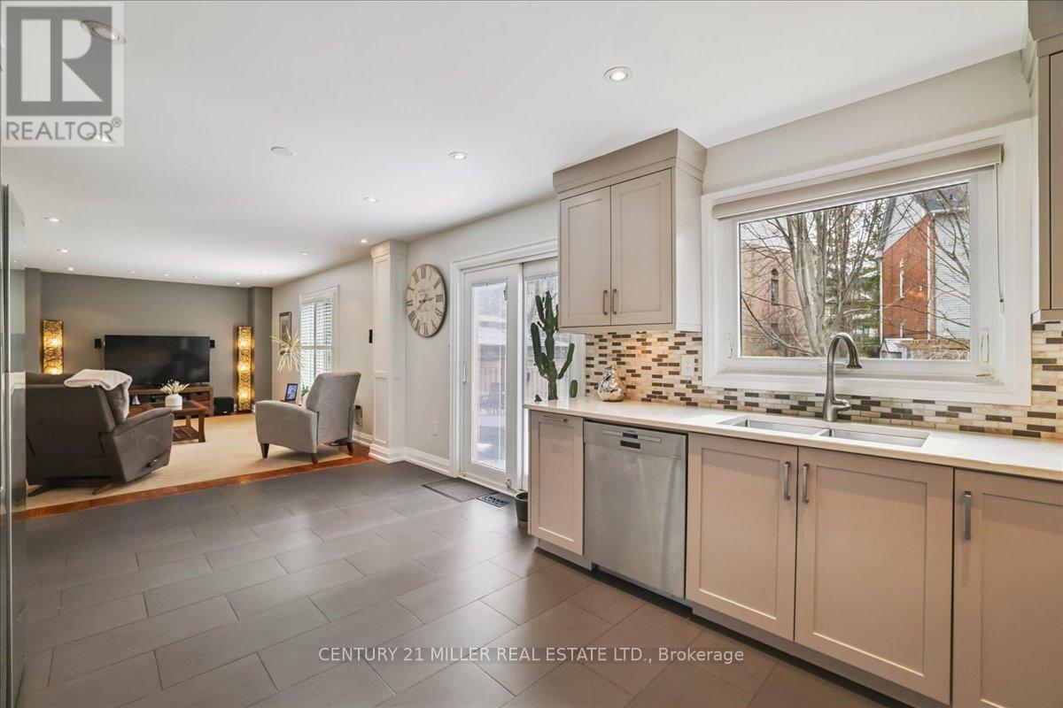 2356 Mowat Avenue, Oakville (Ro River Oaks), Ontario  L6H 5X3 - Photo 14 - W12898392