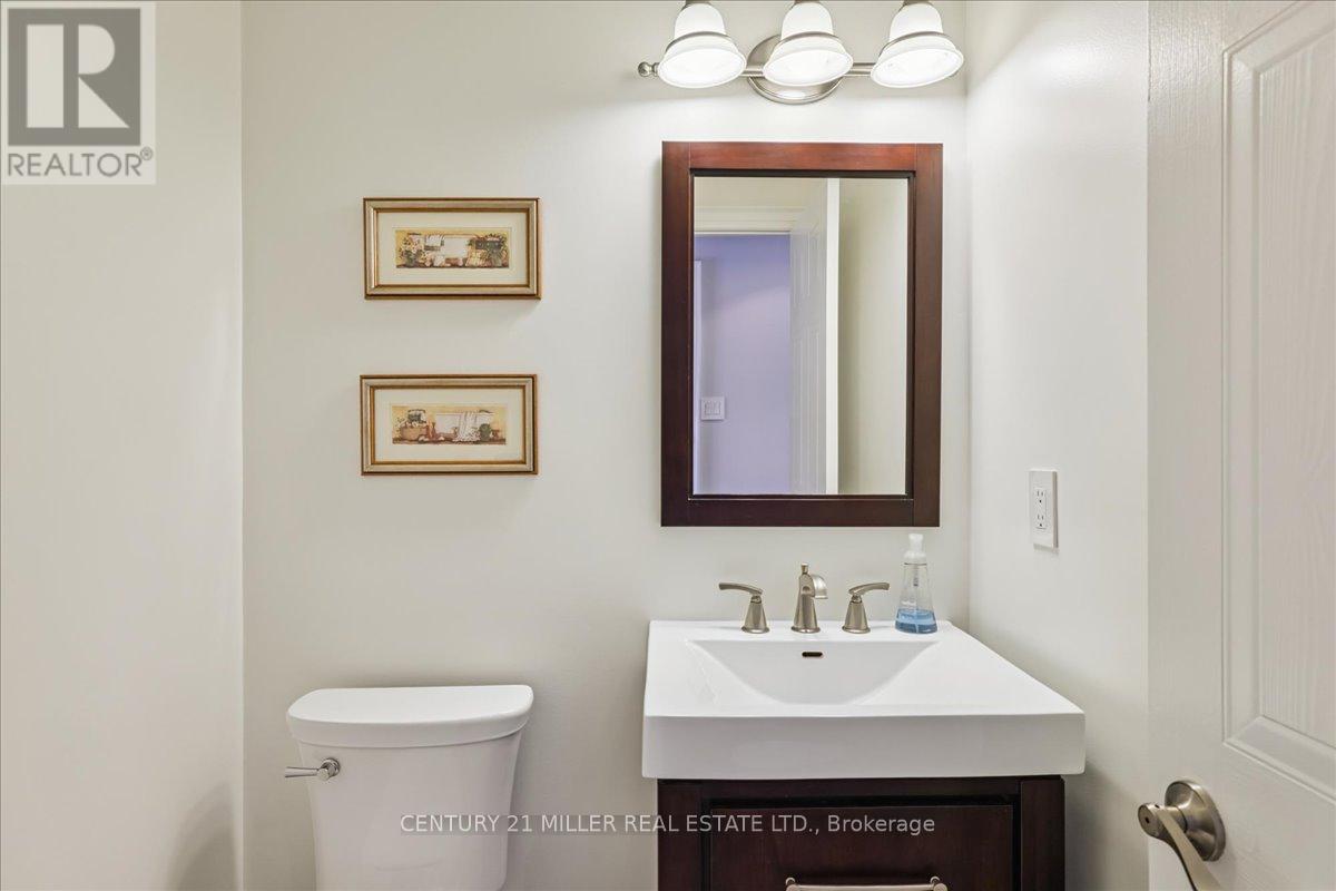 2356 Mowat Avenue, Oakville (Ro River Oaks), Ontario  L6H 5X3 - Photo 15 - W12898392