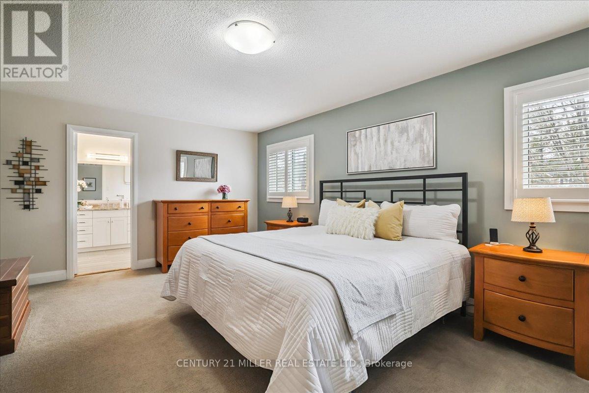 2356 Mowat Avenue, Oakville (Ro River Oaks), Ontario  L6H 5X3 - Photo 17 - W12898392