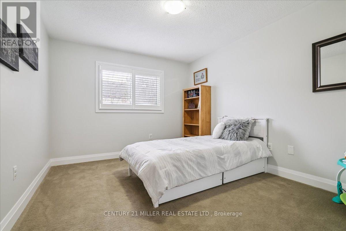 2356 Mowat Avenue, Oakville (Ro River Oaks), Ontario  L6H 5X3 - Photo 23 - W12898392