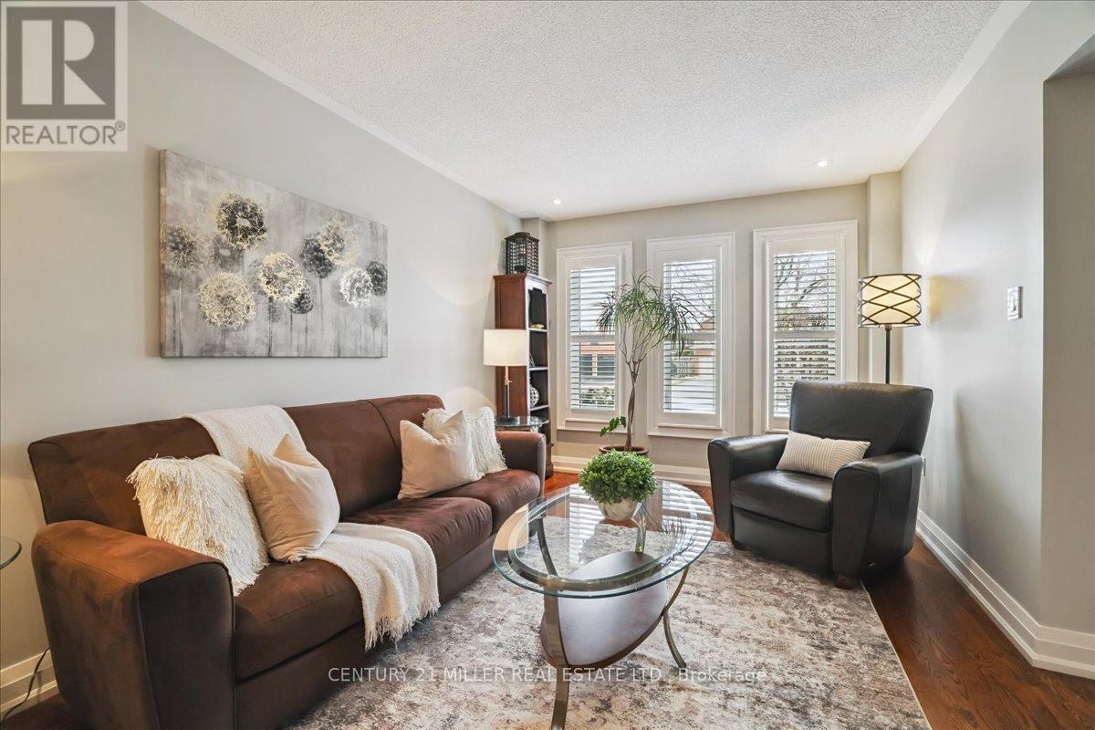 2356 Mowat Avenue, Oakville (Ro River Oaks), Ontario  L6H 5X3 - Photo 6 - W12898392