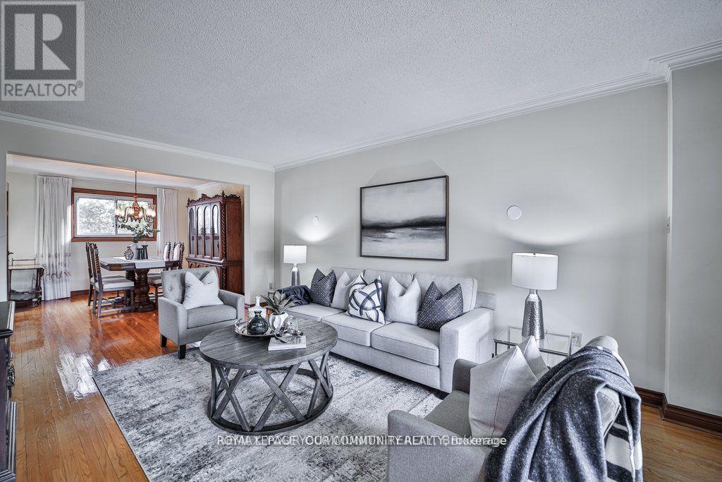 21 Disan Court, Toronto (Thistletown-Beaumonde Heights), Ontario  M9V 4A5 - Photo 12 - W12898402