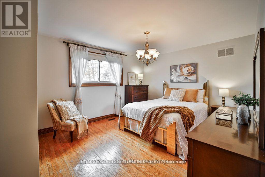 21 Disan Court, Toronto (Thistletown-Beaumonde Heights), Ontario  M9V 4A5 - Photo 26 - W12898402