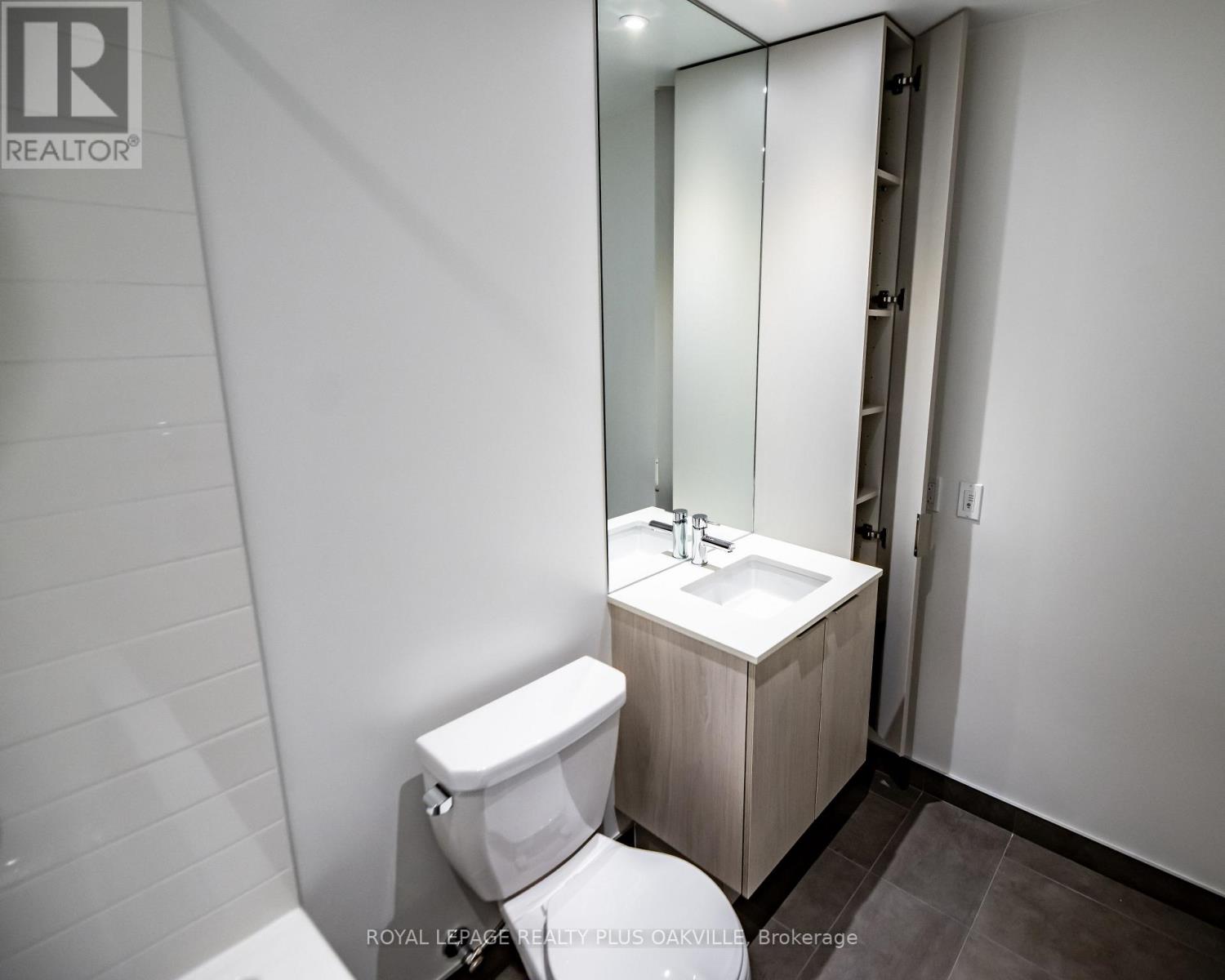 1505 - 505 Webb Drive, Mississauga (City Centre), Ontario  L5B 4A4 - Photo 24 - W12898412