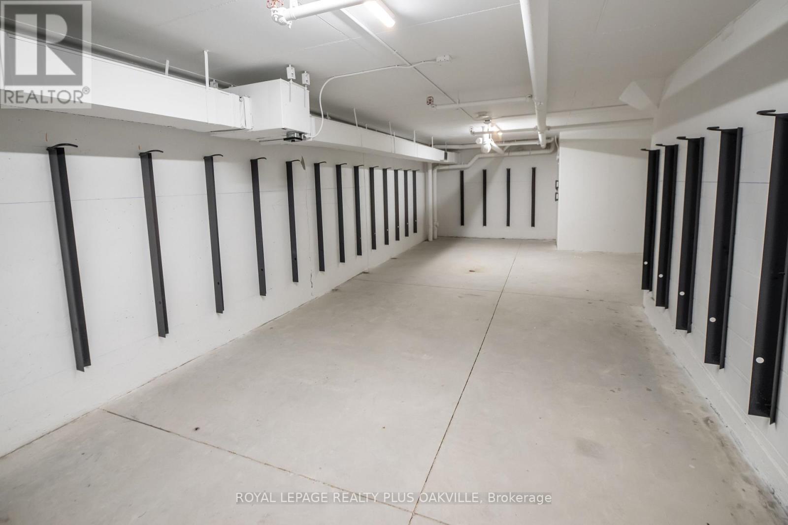 1505 - 505 Webb Drive, Mississauga (City Centre), Ontario  L5B 4A4 - Photo 43 - W12898412