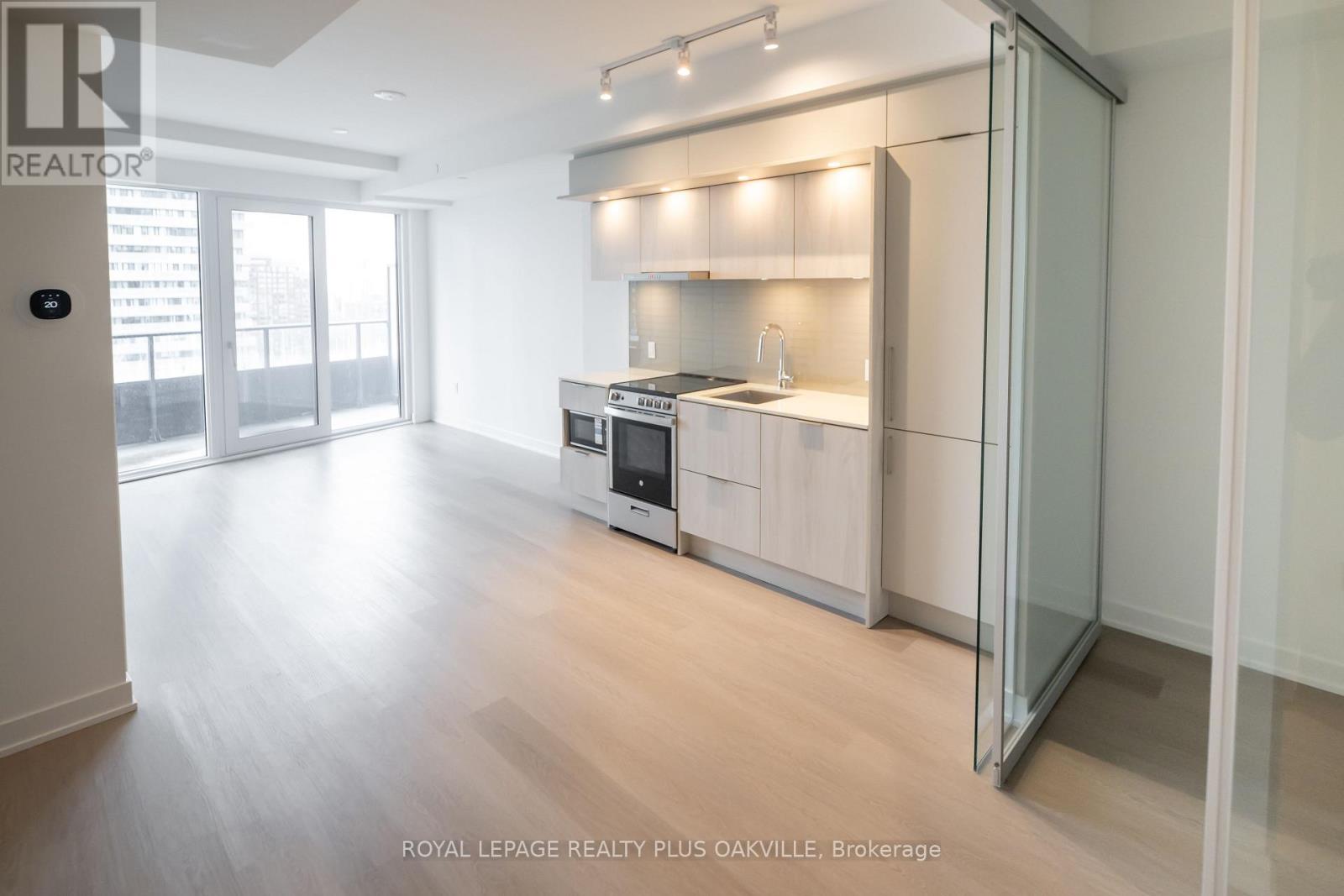 1505 - 505 Webb Drive, Mississauga (City Centre), Ontario  L5B 4A4 - Photo 7 - W12898412