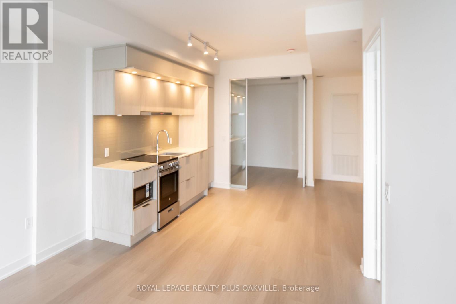 1505 - 505 Webb Drive, Mississauga (City Centre), Ontario  L5B 4A4 - Photo 8 - W12898412