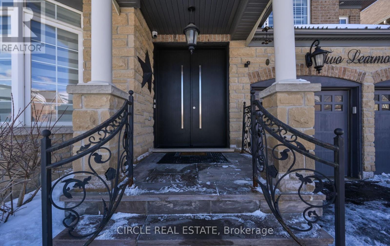 2 Learmont Avenue, Caledon, Ontario  L7C 3N3 - Photo 3 - W12898418