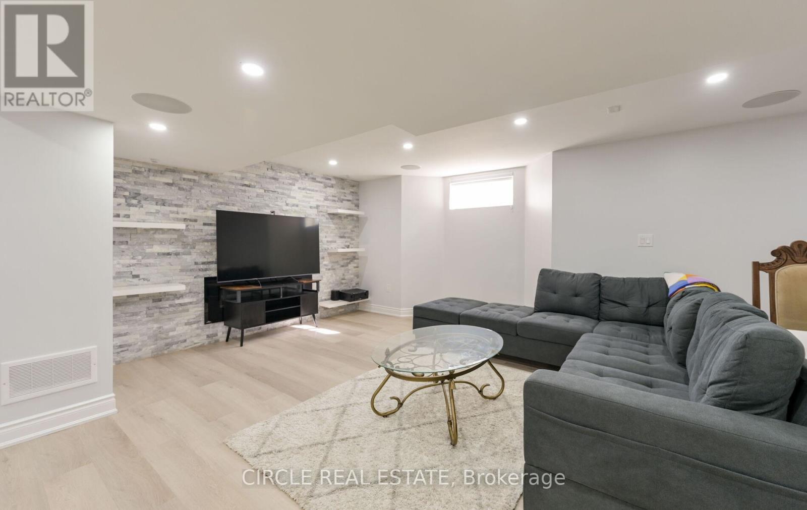 2 Learmont Avenue, Caledon, Ontario  L7C 3N3 - Photo 40 - W12898418